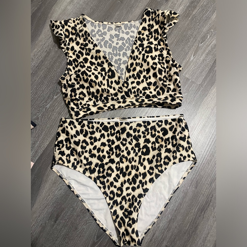 Old Navy Swim  Cheetah print 2-piece bathing suit